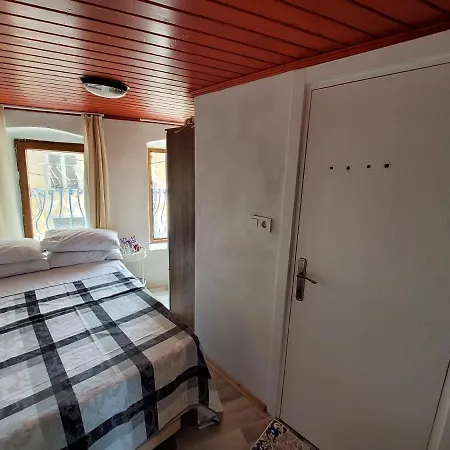 Sebah Cherry Konuk Evi Ayvalik